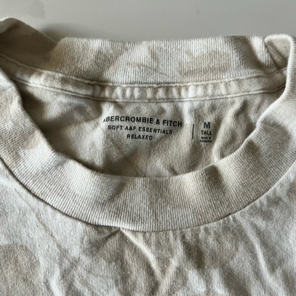 Abercrombie & Fitch Women’s Tee Size Medium Tall - Picture 4 of 6